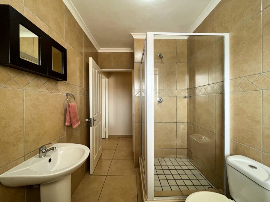 To Let 2 Bedroom Property for Rent in Burgundy Estate Western Cape